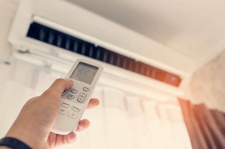 3. Bật - tắt điều hòa liên tục để tiết kiệm điện